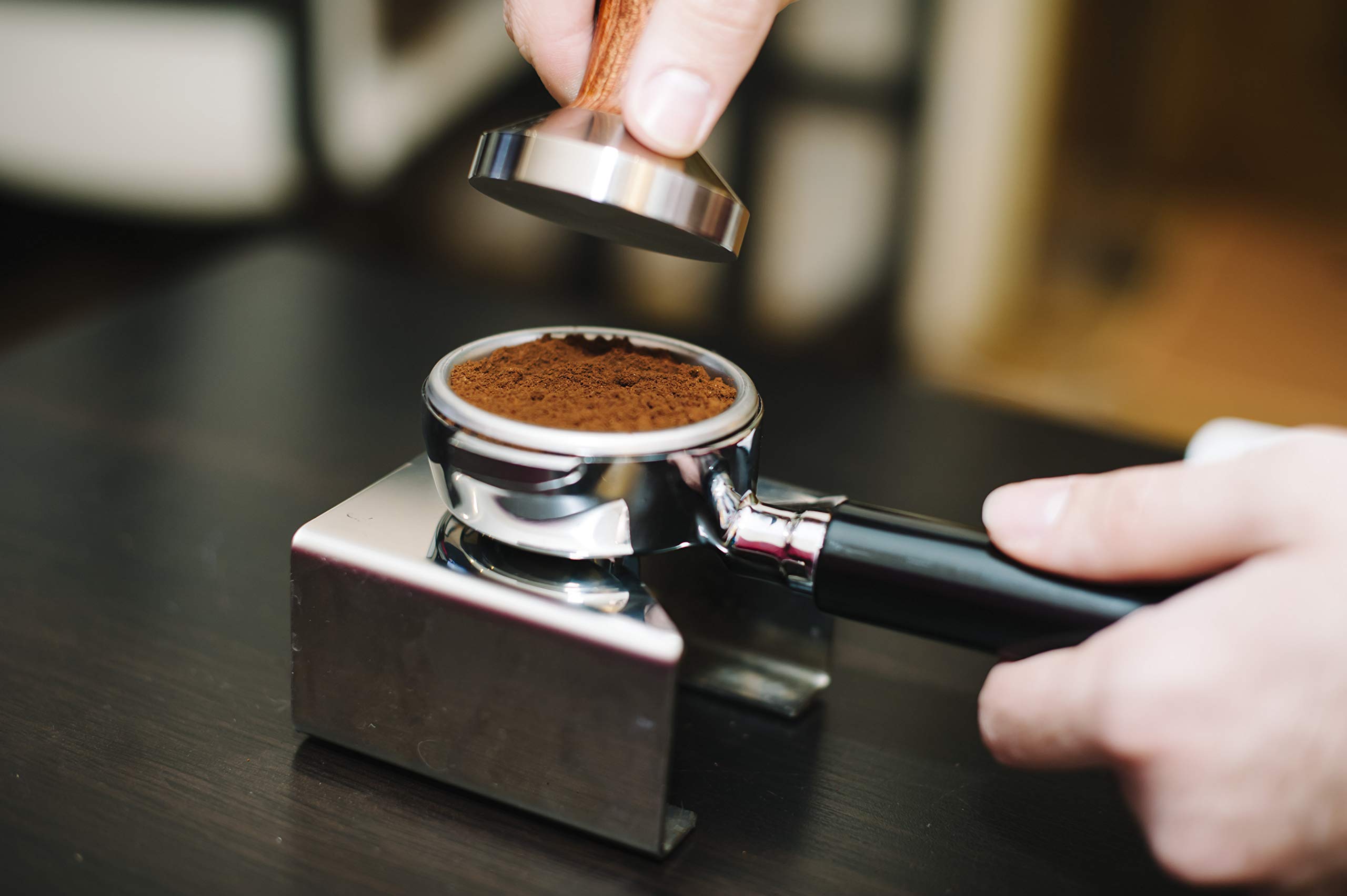 gastroback-90614-espresso-tamper-51-mm-barista-profi-aus-edelstahl-mit-holzgriff image 3